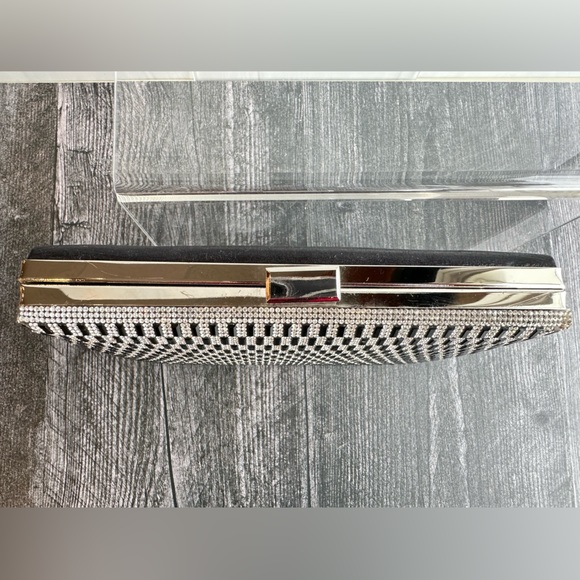Black Clutch with Crystal embellishment - Picture 4 of 7